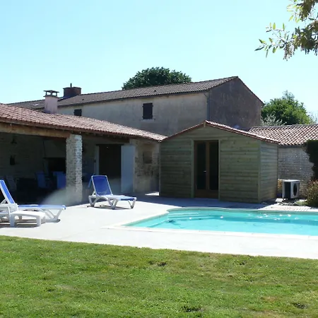 Le Clos De La Vigne 住宿加早餐酒店