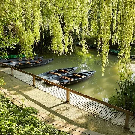 Le Clos De La Vigne 住宿加早餐酒店 3*