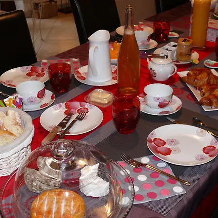 Le Clos De La Vigne 住宿加早餐酒店 3*